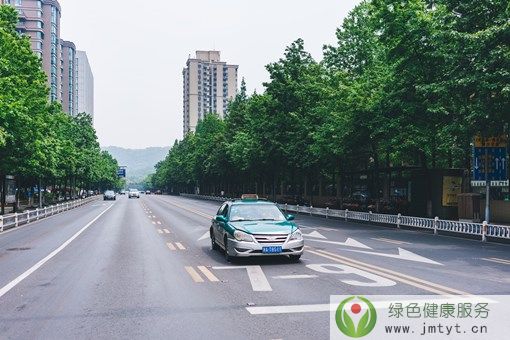 �������{����܇�M