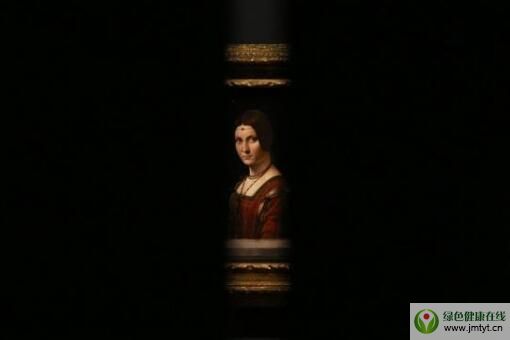 �R���m���r�]�^